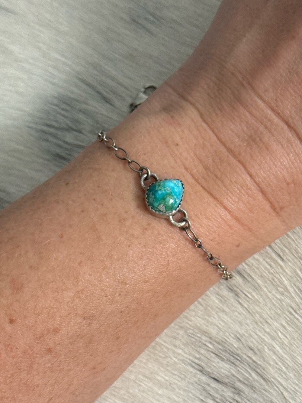 Sterling Silver Green Sonoran Gold Turquoise Single Stone Teardrop 8” Bracelet